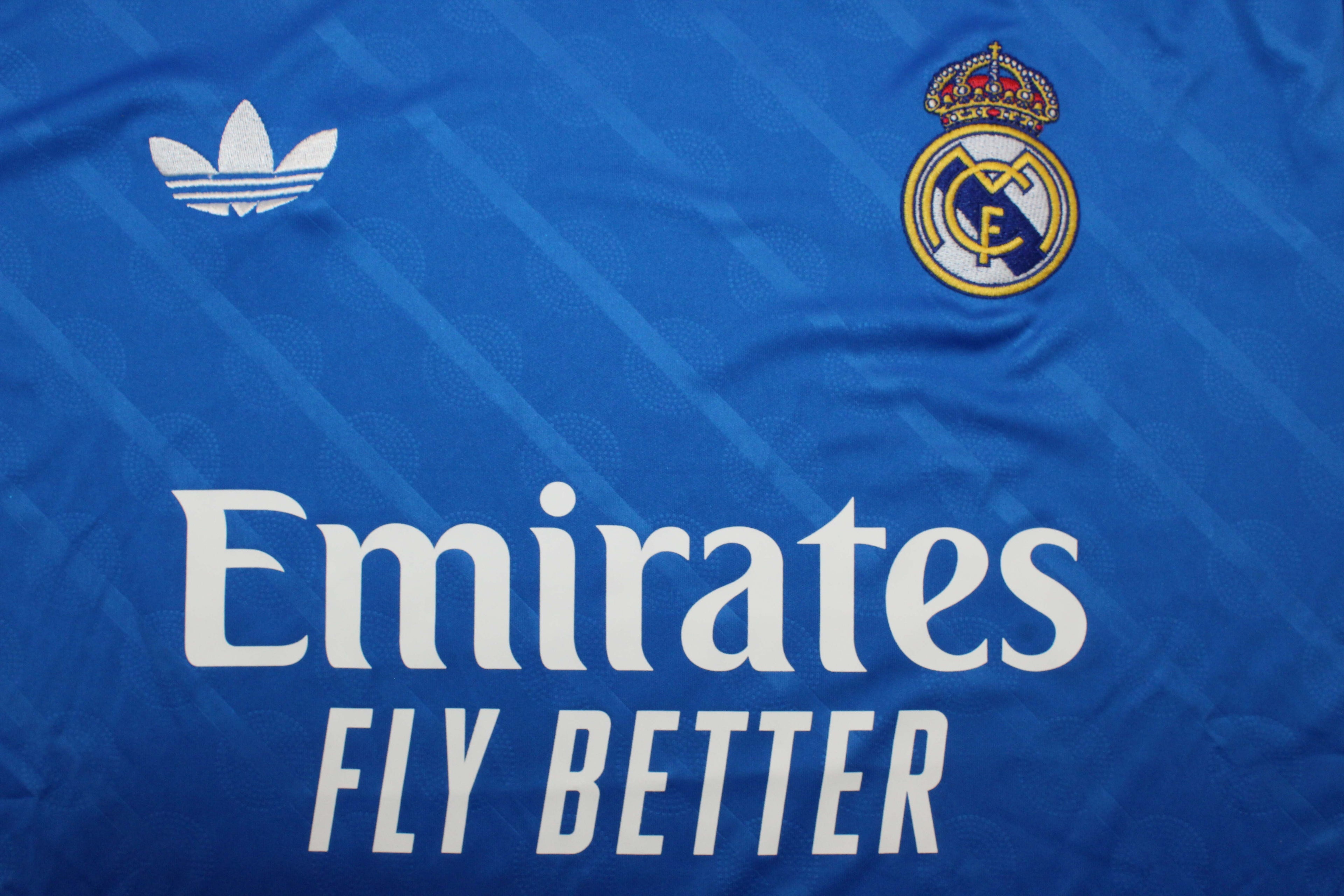 Real Madrid Alternativa Versión Fan | Temporada 25-26