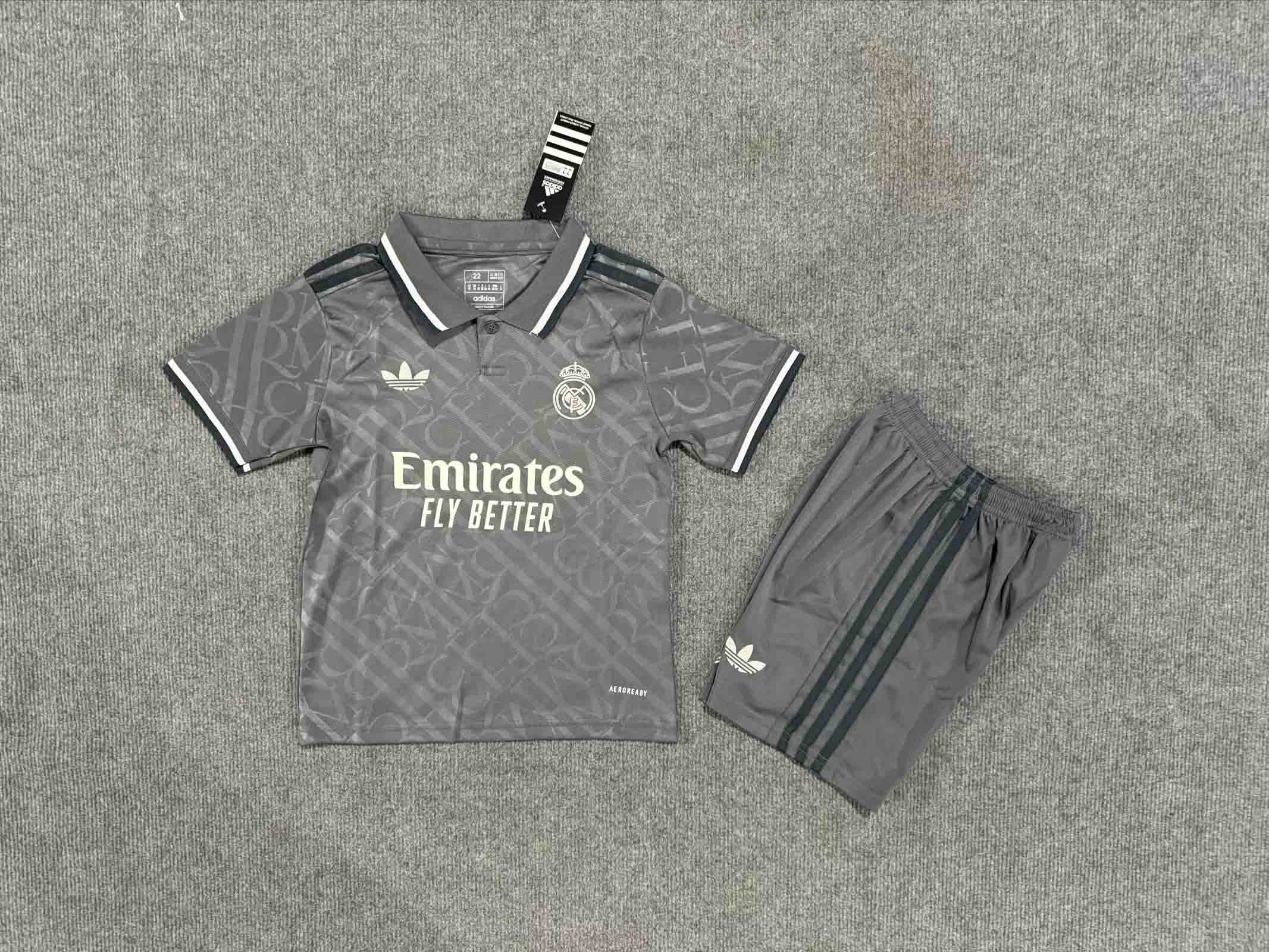 Real Madrid Alternativa Versión Niño | Temporada 24-25